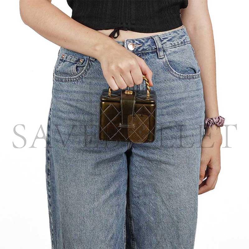 CHANEL MINI CC VANITY CASE OLIVE GREEN IRIDESCENT QUILTED PATENT LEATHER A2227 (11*9.5*8.5cm)